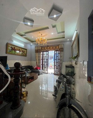 ngộp bán gấp giảm mạnh 320t. từ 2,75ty xuống còn 2,43ty. nhà cực đẹp phải rất nhanh mới kịp ạ