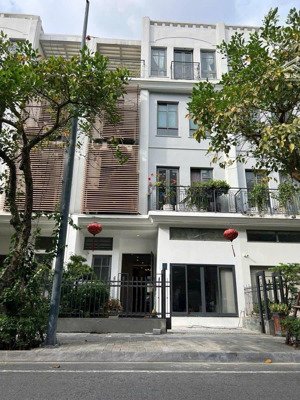 nhà đẹp! bán nhà kđt vạn phúc. dt 75m, 5t, phân lô vỉa hè, ô tô tránh, nhà đẹp, giá đầu tư 20,6 tỷ.