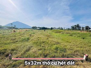 đất nền tây ninh view núi bà, full thổ cư đầu tư tốt giá chỉ hơn 200triệu sổ sẵn công chứng liền.