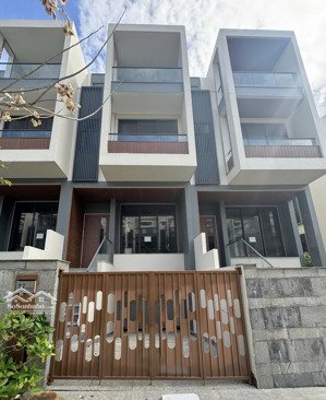 ngợp căn nhà phố 7 tỷ còn 4,5 tỷ - summerland mũi né