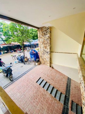 bán nhanh toà building xuân la, tây hồ. s: 250m2, 9 nổi 1 hầm, dòng tiền 300tr/tháng. chỉ 168 tỷ