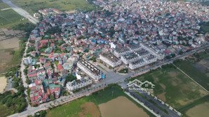 ô này hiện h là thấp nhất. vỉa hè 2.5m giá 12x nhỏ