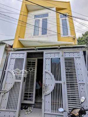 nhà phố 2 tầng, 3 phòng ngủ (vị trí víp) giá bán: 4.9 tỷ, trục đường số 5, linh chiểu, thủ đức