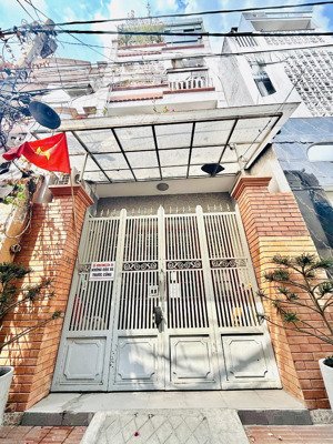 bán chdv 7 phòng khép kín full nội thất dòng tiền 30 triệu/tháng giá nhỉnh 6 tỷ