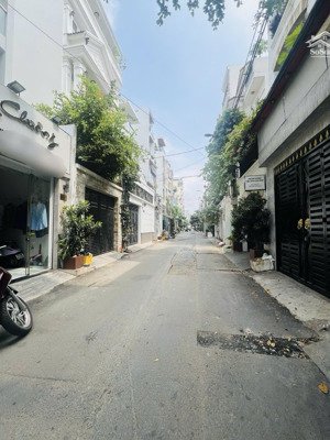 thành thái quận 10, mặt tiền hẻm nhựa 6m, kinh doanh dt gần 70m2, 6 tầng.