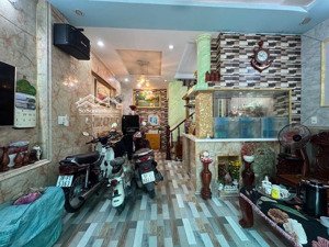 bán nhà hxh dương quảng hàm p5 gò vấp- giá rẻ ( 121m ) 6m x 20m) gần trung tâm chủ cần bán gấp..