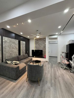 chính chủ bán căn hộ 96,7m2 ở chung cư flc complex 36 phạm hùng full nội thất ở luôn giá 8,6 tỷ