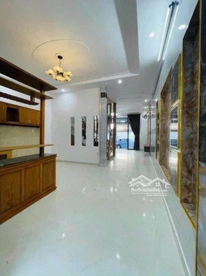 nhà 1 trệt 1 lầu hẻm 2 ô tô trung tâm vũng tàu giá tốt