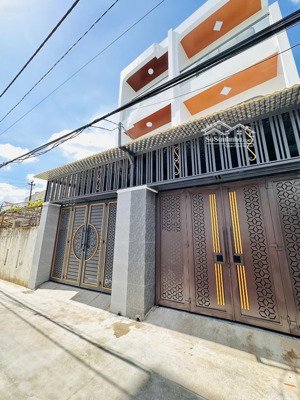 nhà 3 tầng mới hoàn thiện gần biển đường phú đức- vĩnh hòa- nha trang