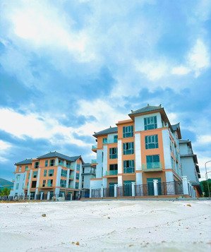 căn nhà 4 tầng sở hữu lâu dài - vị trí sát biển- vinhomes pearl bay nha trang