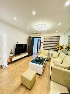 nhà đẹp quỳnh mai, hai bà trưng 70m, giá 4,35 tỷ.