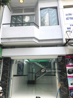 nhà mặt tiền ht13. khu buôn bán sầm uất. vị trí kinh doanh đỉnh. trục kinh doanh nhộn nhịp quận 12