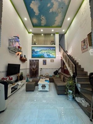 bán nhà lạc long quân, tân bình, 58m2 (4.5 x 13m), 2 tầng, 3pn, nhỉnh 5 tỷ xíu