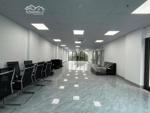 cho thuê sàn văn phòng xây mới đẹp tại nguyễn xiển, sàn 140 m2/tầng, thông sàn, thiết kế hiện đại