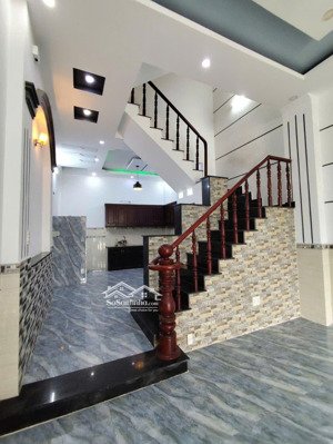 4 tầng hxh liên khu 4-5 bhhb bình tân.