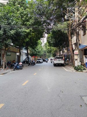 phân lô quân đội 918, 83m2 sân golf, 26.7 tỷ, mt 5.5m, vỉa hè ô tô tránh thông