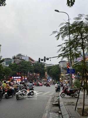 mặt phố hai bà trưng - 2 mặt thoáng - kinh doanh đỉnh - diện tích rộng - sổ đẹp - giá đầu tư.