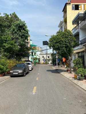 nhà mặt tiền 2 tầng, kinh doanh sầm uất ba đình - hưng phú - gần chợ xóm củi - 88m- sổ đẹp