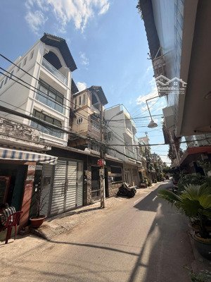 bán chdv phía sau chợ hoa đầm sen, 2 mặt view thông thoáng, ( 3.6x16m, 5 tầng 