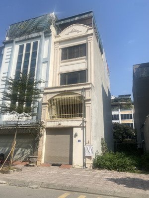 chính chủ cần tiền bán gấp mảnh đất 140m2, mt 6,8m, việt hưng, gần trường, chợ