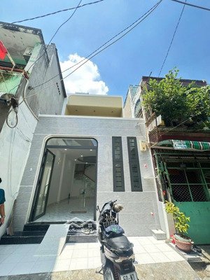 bán nhà nở hậu hẻm xe hơi hậu giang (4x18m) - giá nhỉnh 6 tỷ