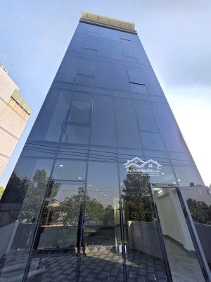 cần bán tòa nhà mặt tiền đường lê hồng phong dĩ an 60 triệu/tháng