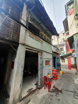 chính chủ cần bán gấp nhà riêng giá rẻ -54m2 2 tầng quận 10 hồ chí minh chỉ với 5 tỷ 600 triệu