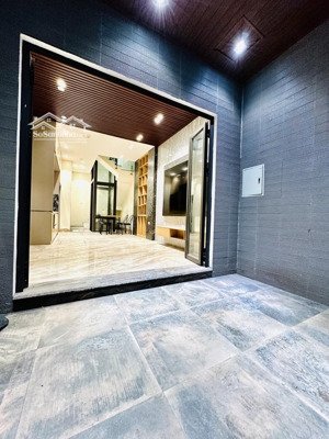 an dương - 50m - thang máy - 12 tỷ hơn - ngõ thông