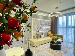 hot, căn hộ có slot ô tô tại home city trung kính, 2 phòng ngủ, 2wc đủ đồ, lh: 