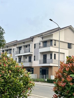 bán shophouse trục chính đại lộ hữu nghị 2 mặt đường giá tốt hơn khu vực 25tr/m2