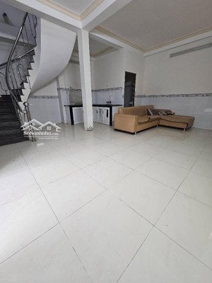 quận 7 - nhà 3 tầng - giá tốt trong khu vực - 5,25 tỷ