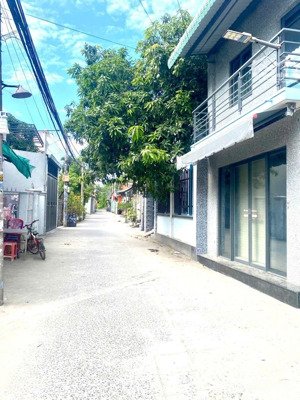 nhà c4 ở ngay 65m2 gần chợ đầu mối thủ đức, quốc lộ 13, chỉ 3.7 tỷ thương lượng