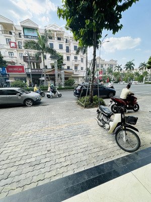 cho thuê nguyên căn mặt tiền đường số 3 cityland park hills gò vấp - 5x20m - 5 tầng - full máy lạnh