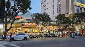 bán 660m2 mặt tiền khách sạn pullman - nguyễn cư trinh quận 1. cực kỳ khan hiếm.