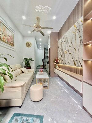 15m ra mặt ngõ, lô góc minh khai, 2 thoáng, xe 3 gác đỗ cửa, quy hoạch ổn định, sđcc, 30m2