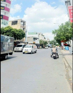 mtkd 2 tầng khu bắc hải - ngay cv lê thị riêng - ngang 4.5*11 - sẵn nguồn thu 15tr mỗi tháng