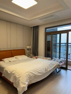 chính chủ chuyển xuống thấp tầng bán gấp căn g5 toà h901b giá 19 tỷ lh: 