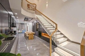 chủ xuất ngoại cần bán giảm 200tr siêu phẩm căn hộ sơn trà dòng tiền 600tr/ năm nhà chủ xuấ