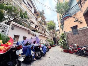 hiếm ngang lớn 6m*16m vuông đẹp- bán nhà 2 tầng mặt tiền hxh đ.cô giang, q.1-chủ 1 đời xưa giá tốt