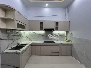 bán gấp hẻm 8m thông kinh doanh - (4,120)m vuông vức - chỉ 8.99 tỷ