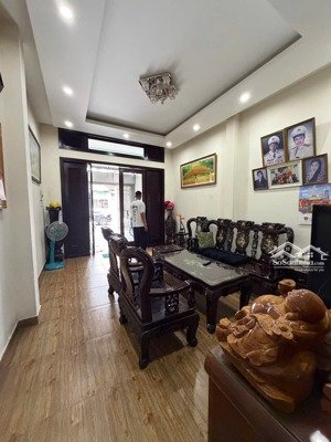 giá 15tỷ bán căn mạc đỉnh chi - trung tâm nha trang, dt 75.3m2 gồm 1 trệt 2 lầu 1 tum, 4 phòng