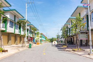 bán nhà 1 trệt 1 lầu kđt oasis, trục đường đẹp nhất dự án, dân cư ở đông, sổ hồng sẵn, giá 1,9 tỷ