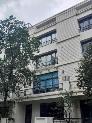 cho thuê nhà liền kề pandora triều khúc, thanh xuân- vị trí đắc địa, dt 160m x 5 tầng. giá 50 tr