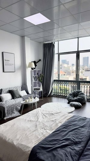 cho thuê chdv nằm ngay trung tâm q7, máy giặt, full nt, ban công, thuận tiện di chuyển qua q1,q4,q8