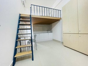 cho thuê chdv, giá 5,5 triệu, full nội thất, thang máy an ninh. dọn vào ở ngay