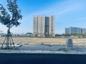 bán lô fpt sát trường tiểu học và cấp 2,fpt complex