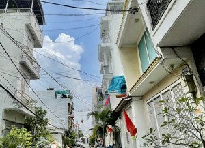 nhà quận 7 - 152m2 - 4 tầng - chỉ 13 tỷ. sổ hoàn công-vị trí trung tâm giáp lý phục man, vincom q7