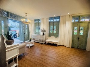 villa cao cấp trung tâm phố cổ