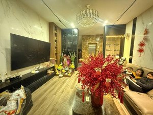 nhà đẹp tây sơn - đống đa - tặng full nội thất 13,2 tỷ. dt 47m2 - mt 5m - lô góc - 30m ra phố.