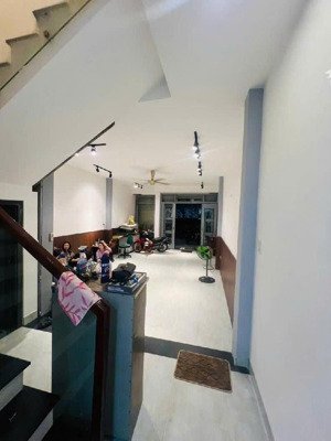 gấp bán nhà 2 tầng mặt tiền ngô quyền mân thái phường sơn trà đà nẵng-99m2-10 tỷ tl.